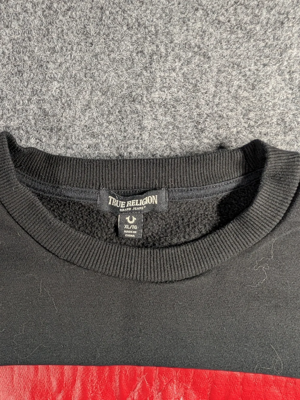 True Religion Embossed Arch Crewneck Sweatshirt Black Red Men's XL
